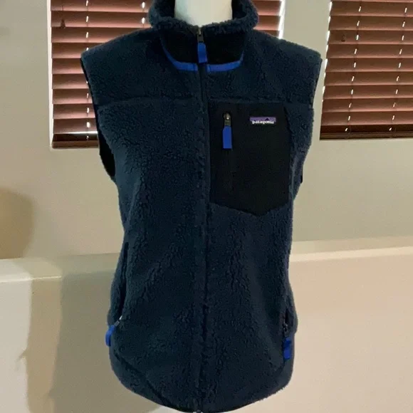 Patagonia Dark Blue Fleece Vest with Black Pocket - Picture 2 of 6